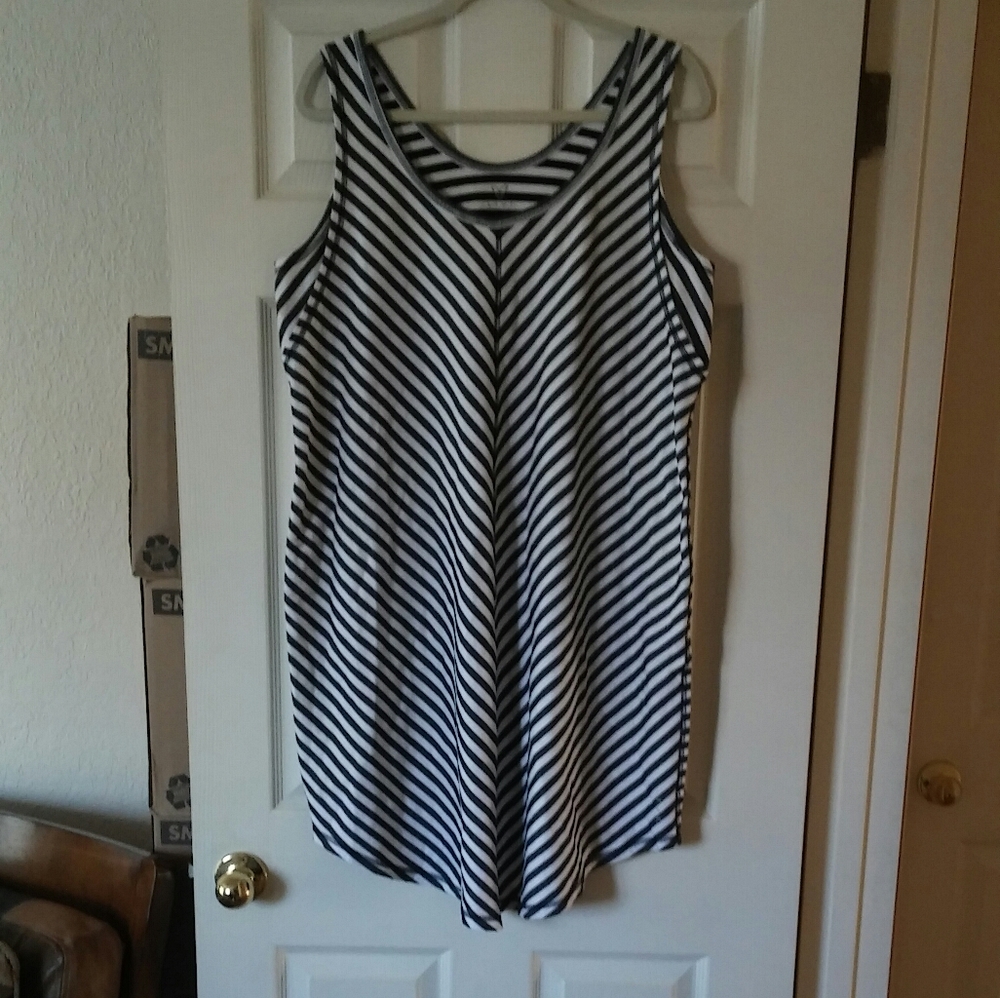 Livi Active Dress